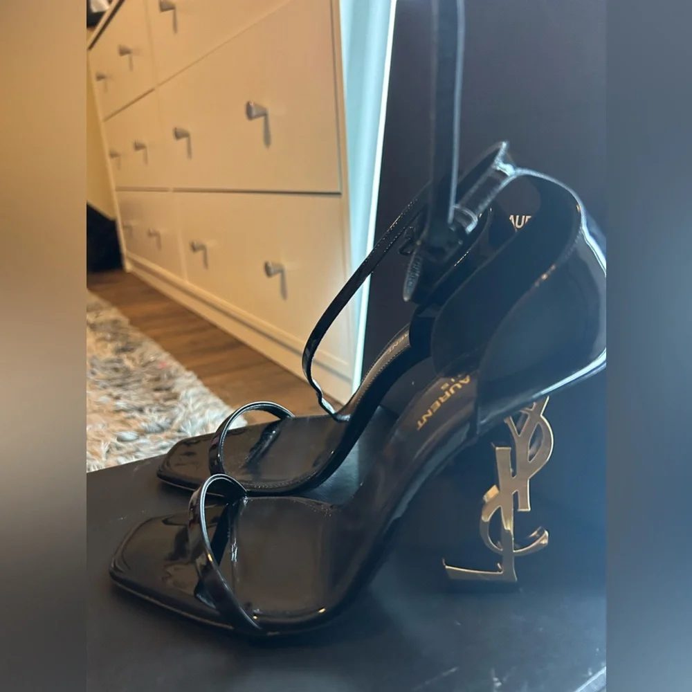 Ysl gets black and gold